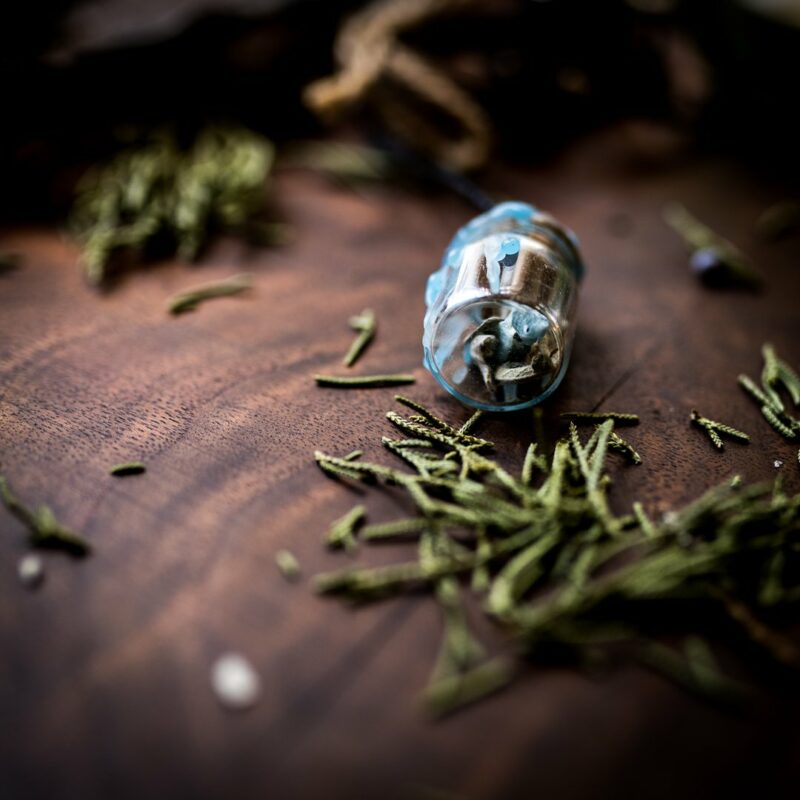 Pendentif Bouteille Magique « L’ouverture »