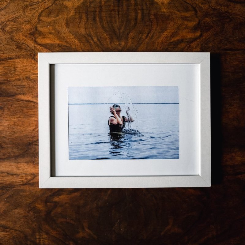 La Sirène - Photographie imprimée encadrée – Image 2