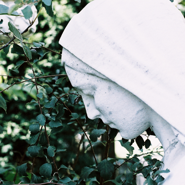 Cimetière et Statues