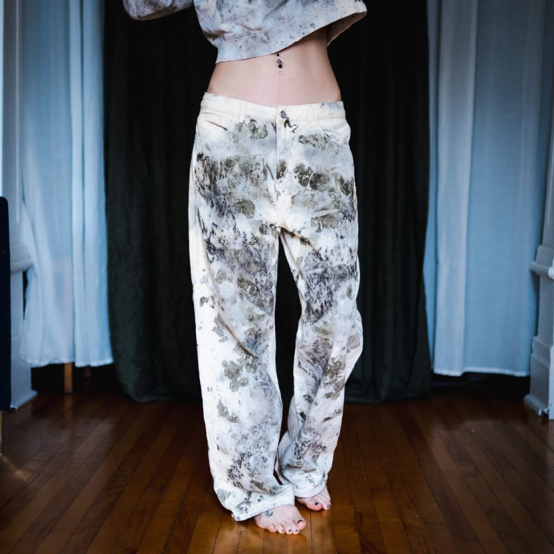 Jeans «Érable Noir et Roses» – Image 2