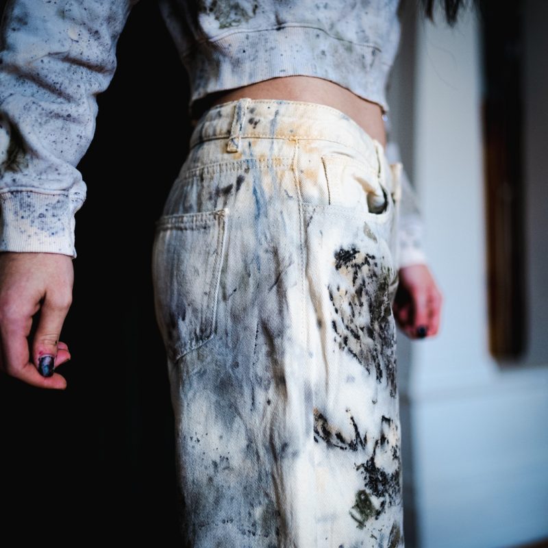 Jeans «Érable Noir et Roses» – Image 3